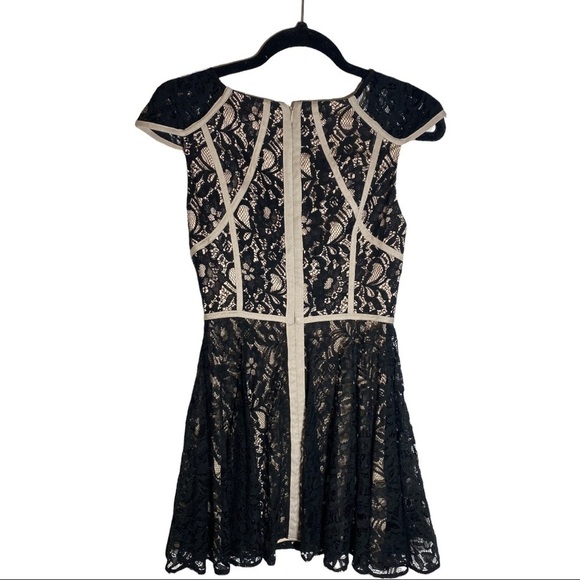 FINDERS KEEPERS AUSTRALIA STRETCH BLACK LACE "MR. JONES" PARTY DRESS - Picture 2 of 6